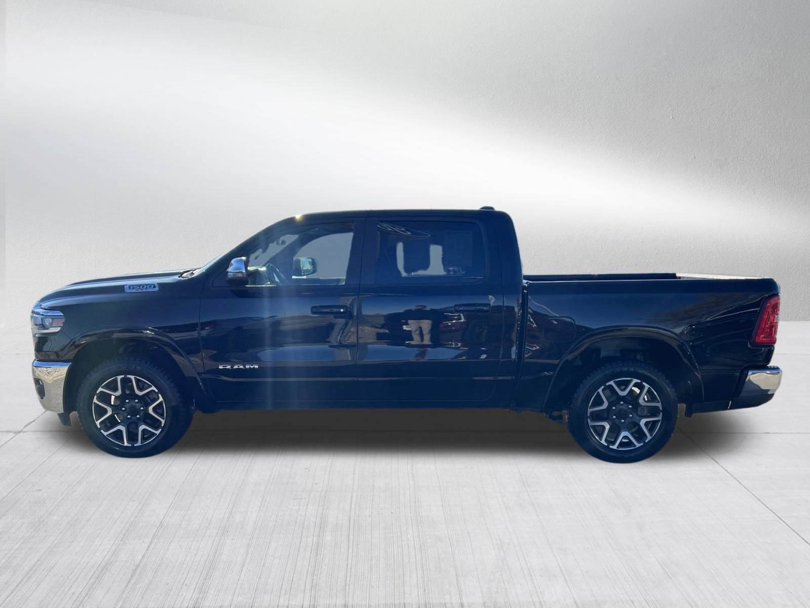Used 2025 RAM 1500 Laramie image 4