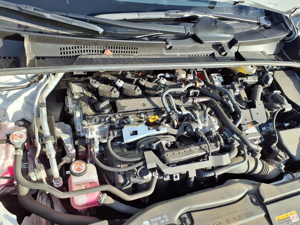 Used 2025 Toyota Prius Limited image 30