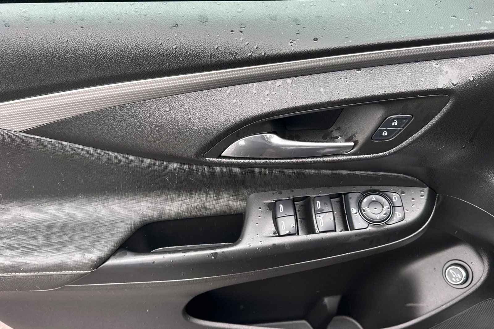 Used 2024 Buick Envista Avenir image 11