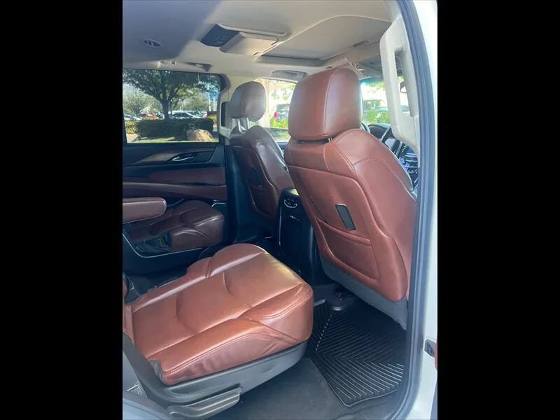 Used 2015 Cadillac Escalade Premium RWD image 22