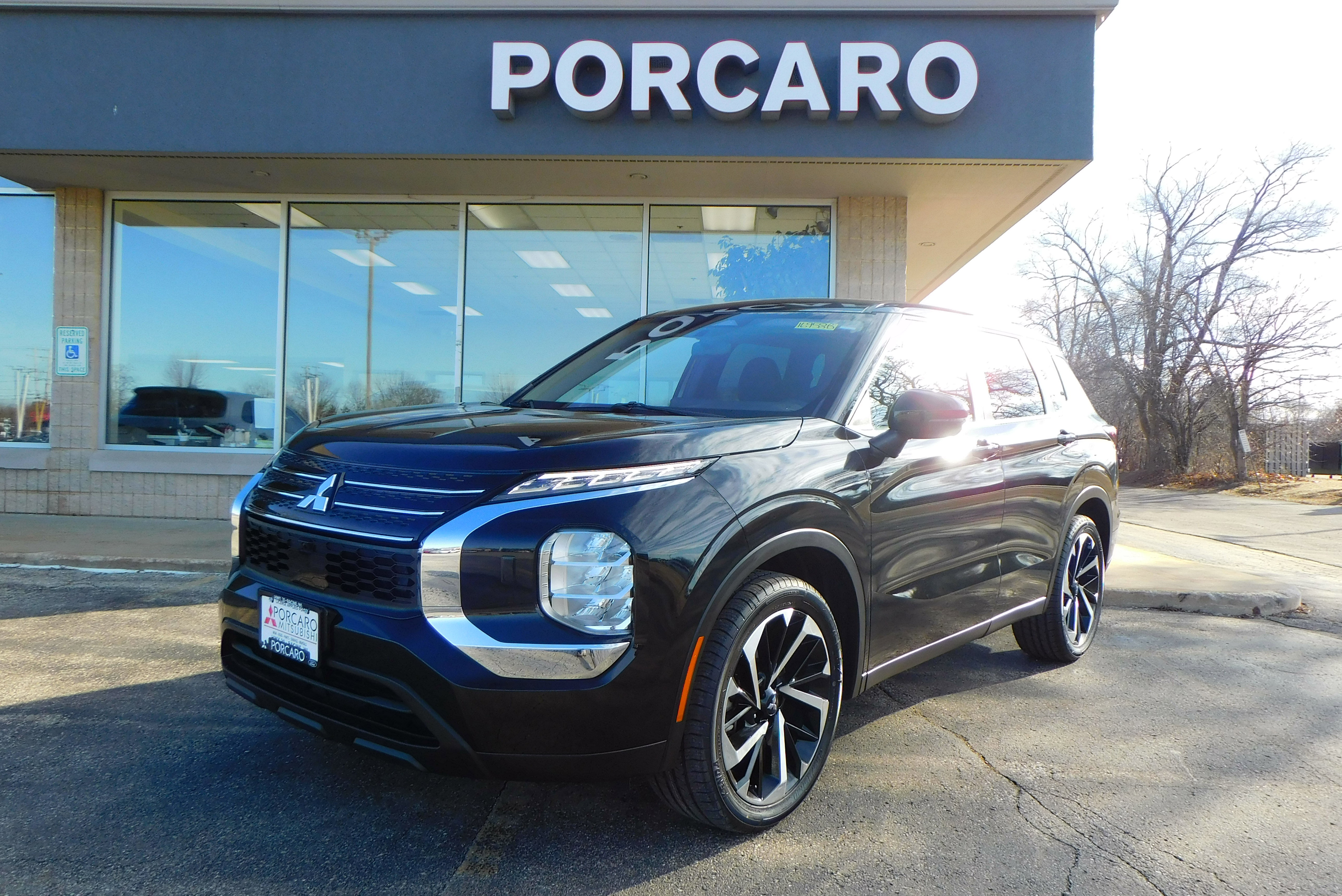 Used 2022 Mitsubishi Outlander ES image 1