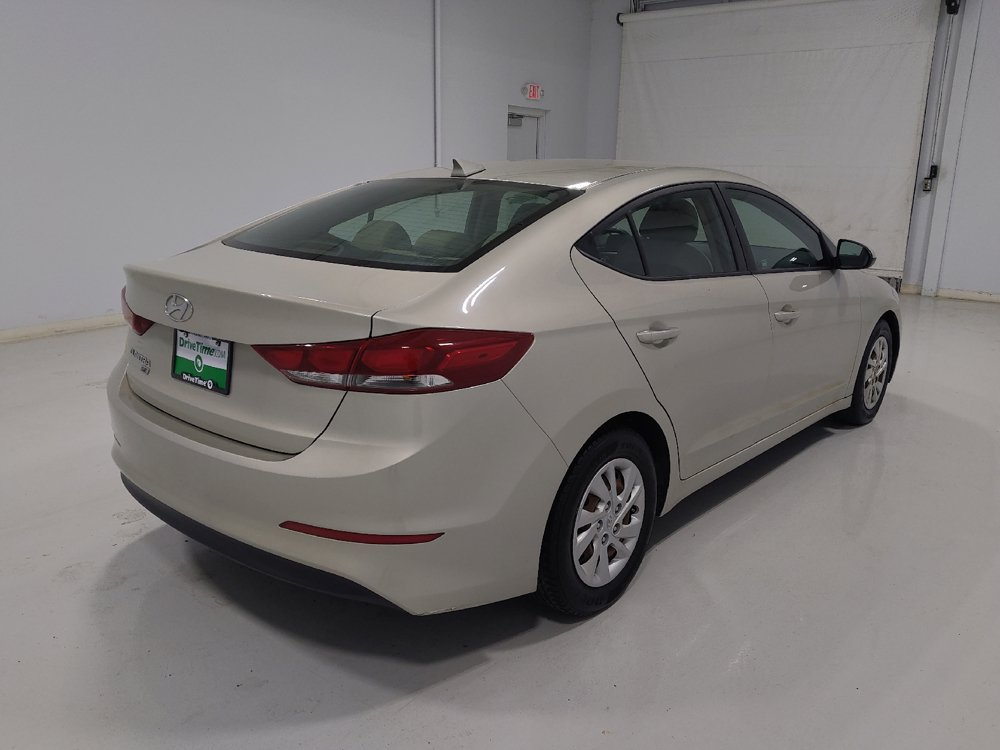 Used 2018 Hyundai Elantra SE w/ SE Connectivity Package 04 FWD image 9