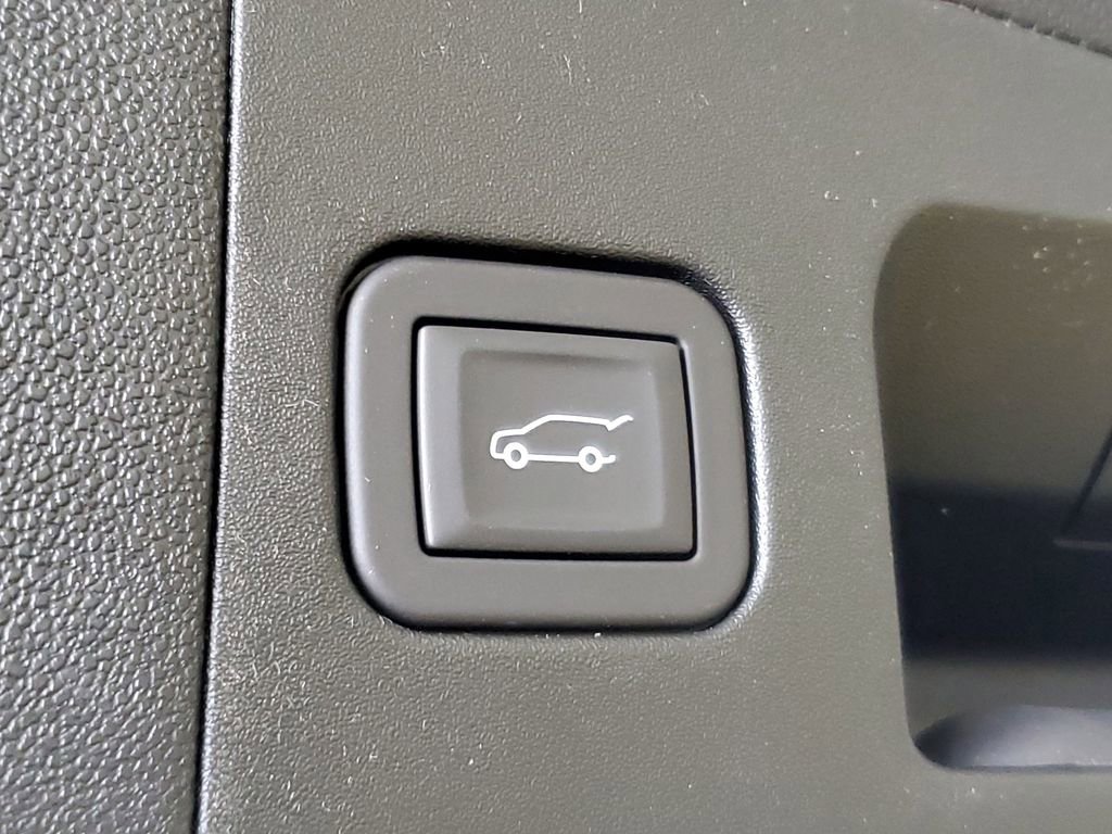 New 2025 Cadillac XT5 Luxury image 8