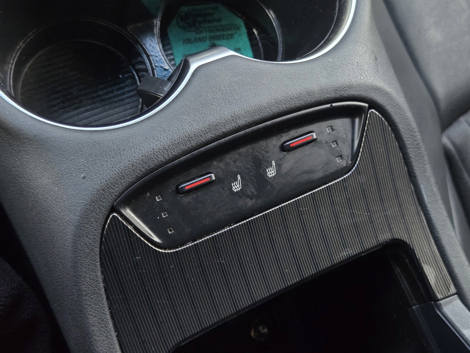 Certified 2021 Toyota Venza XLE image 17