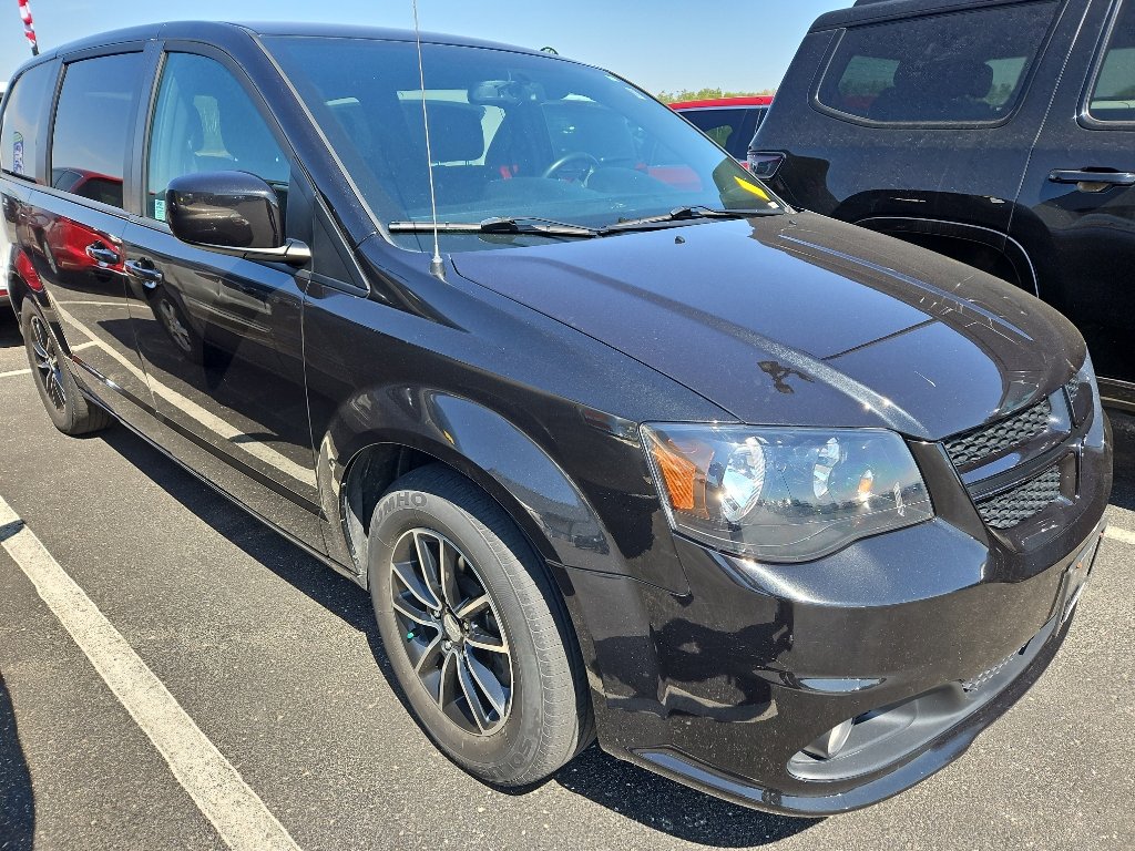 Used 2018 Dodge Grand Caravan SE FWD image 3