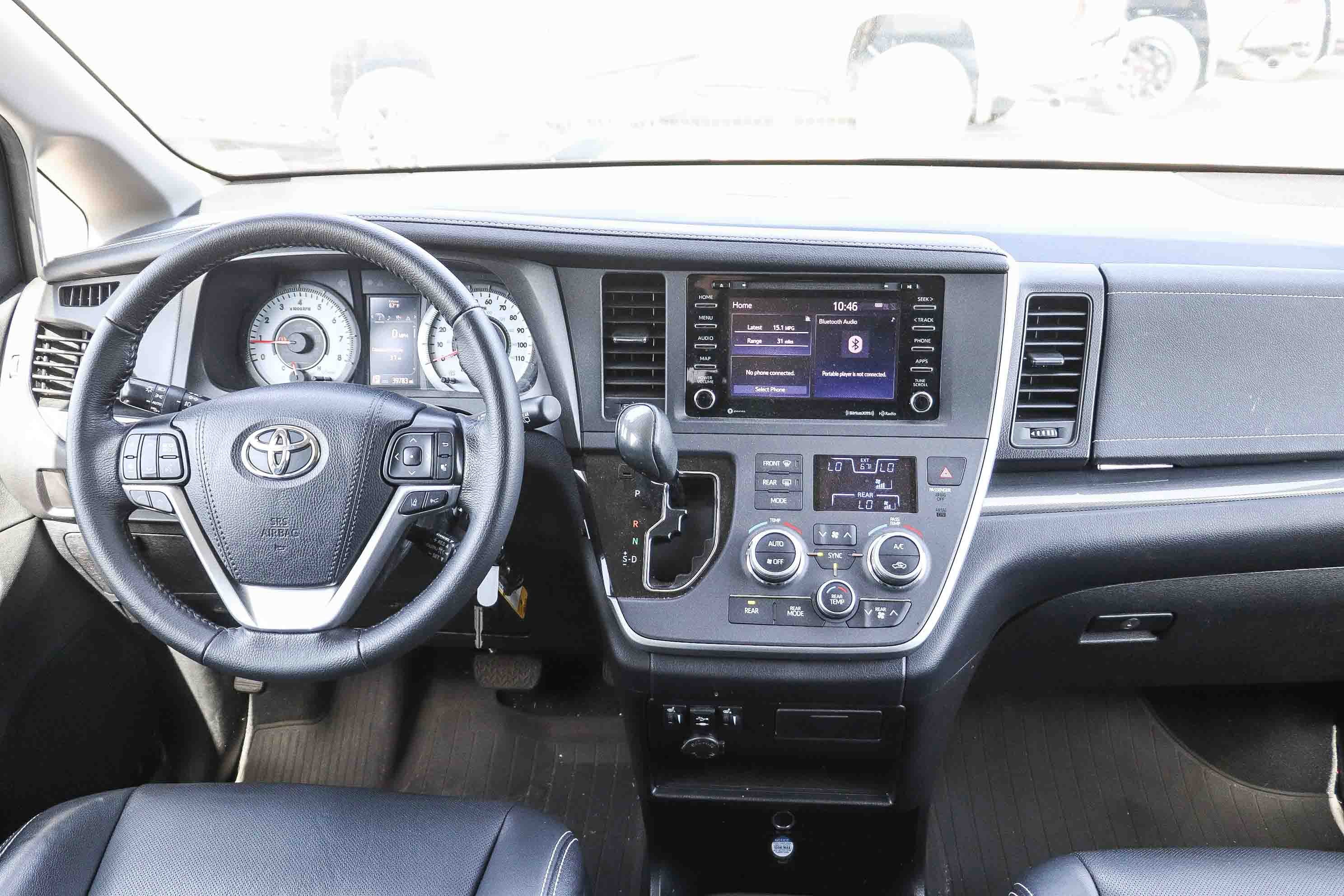 Certified 2020 Toyota Sienna SE w/ Nightshade Edition image 12