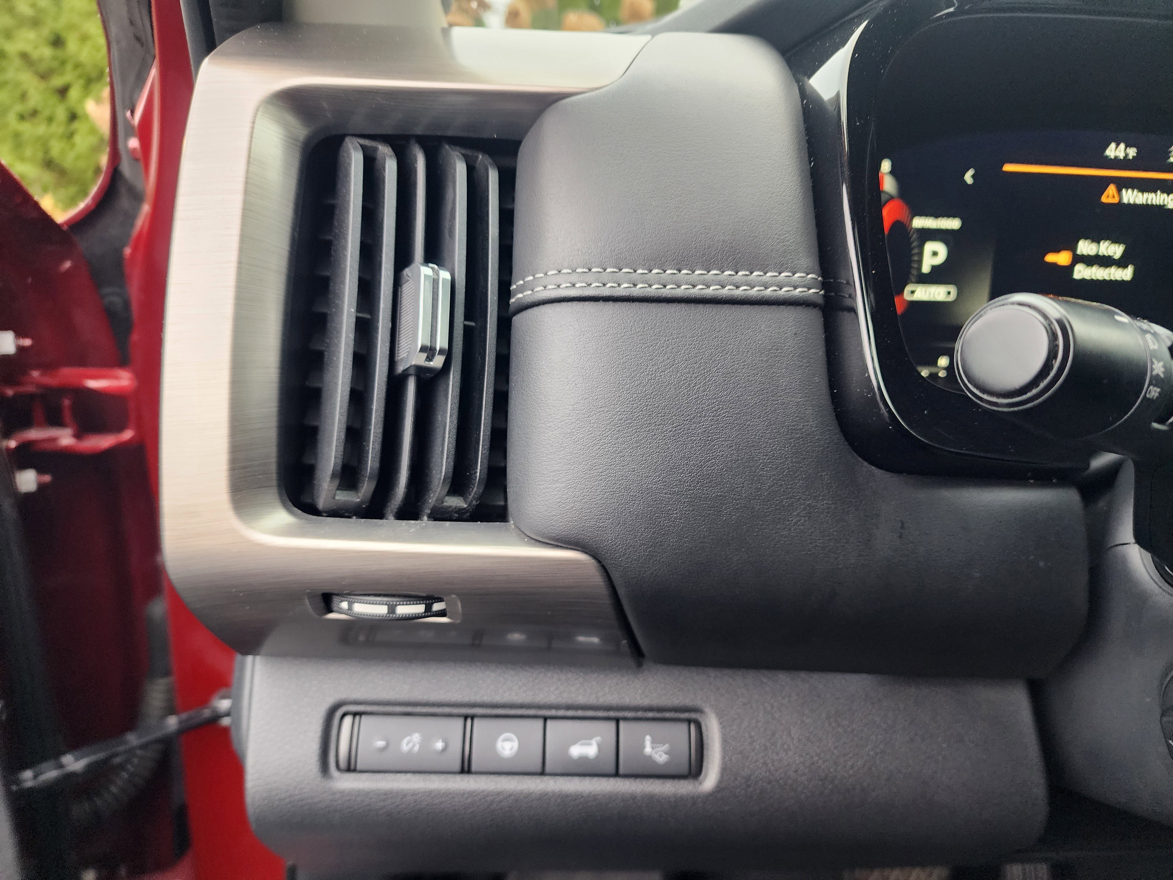 Used 2022 Nissan Pathfinder Platinum w/ Cargo Package image 27