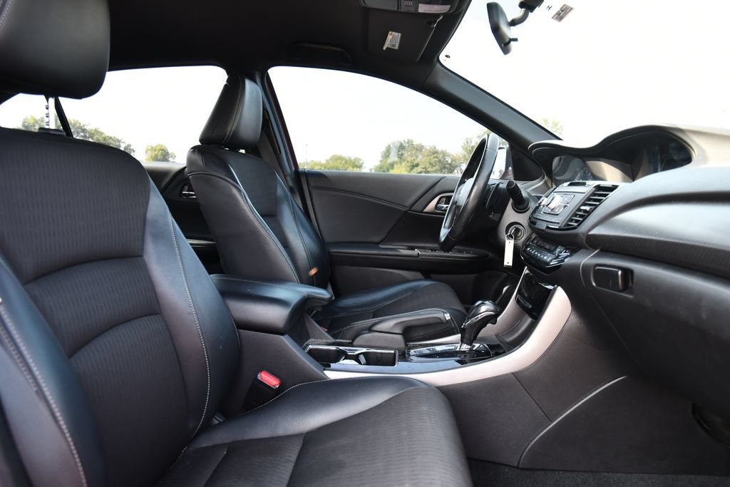 Used 2016 Honda Accord Sport image 26