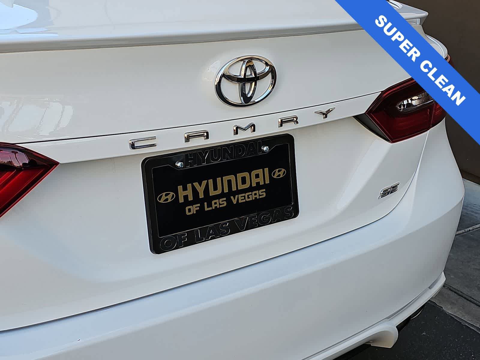 Used 2024 Toyota Camry SE FWD image 11