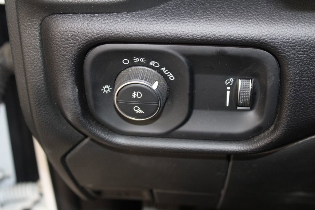 Used 2024 RAM 3500 Big Horn image 28