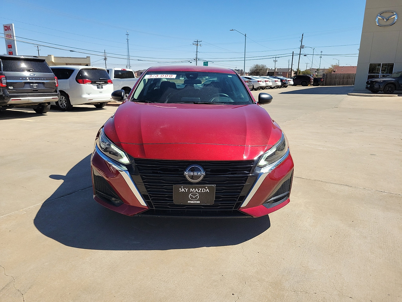 Used 2024 Nissan Altima 2.5 SV image 2
