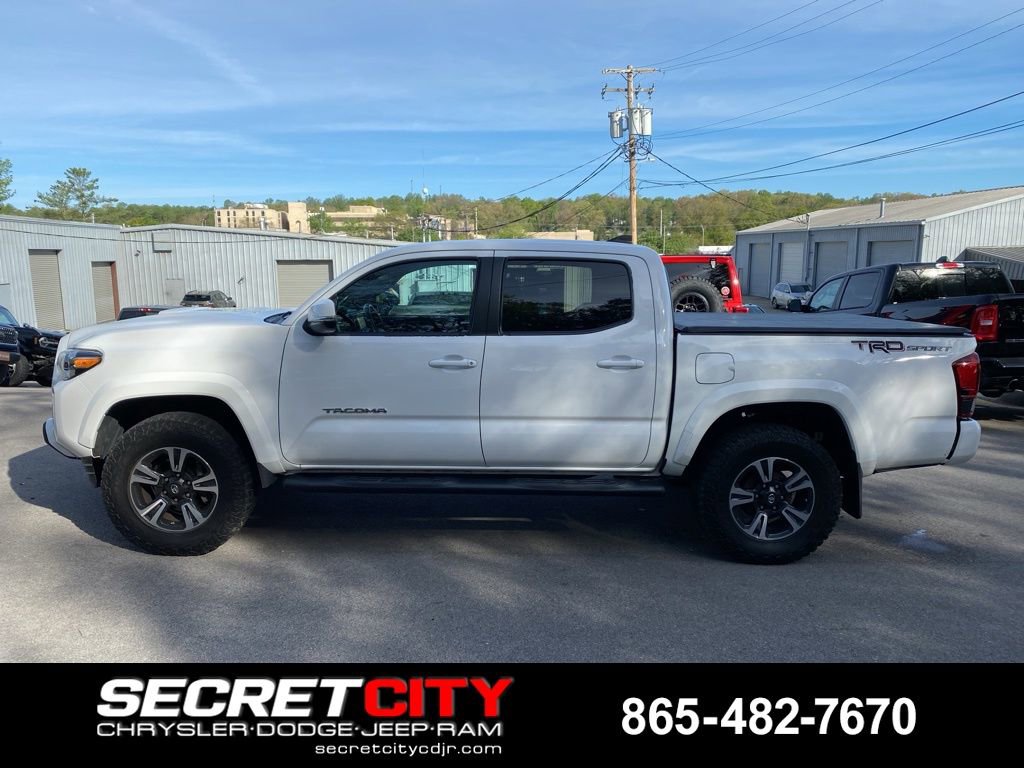 Used 2019 Toyota Tacoma TRD Sport w/ Technology Package image 8