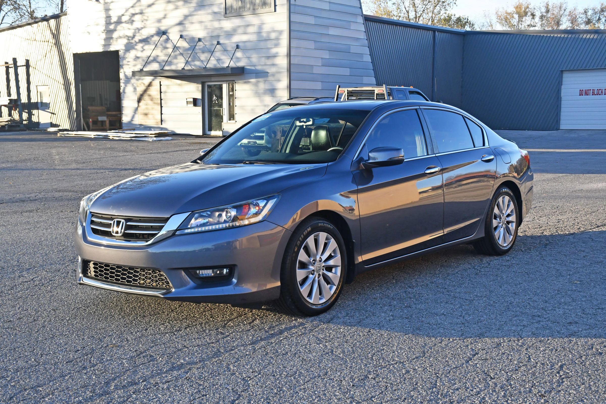 Used 2014 Honda Accord EX image 2