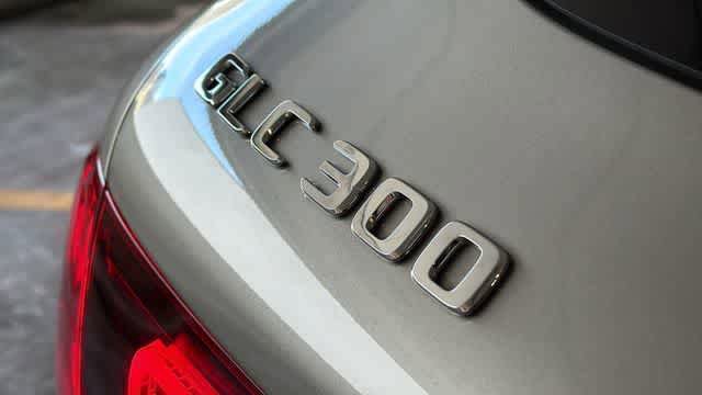 Used 2022 Mercedes-Benz GLC 300 image 10