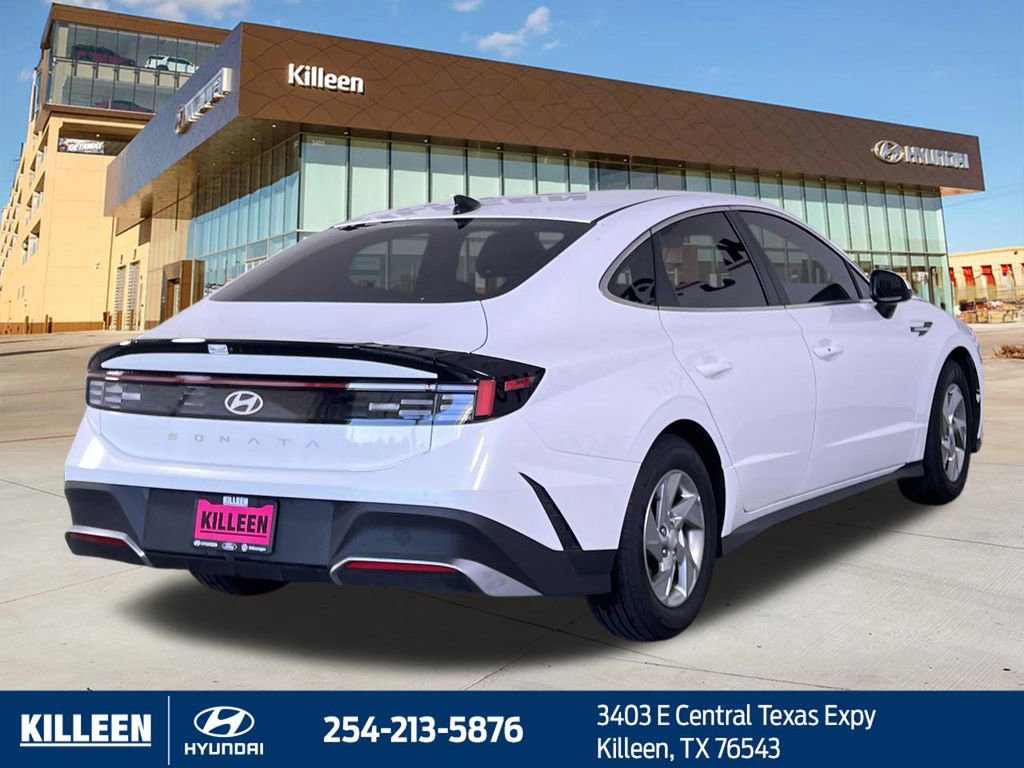 Used 2025 Hyundai Sonata SE image 9