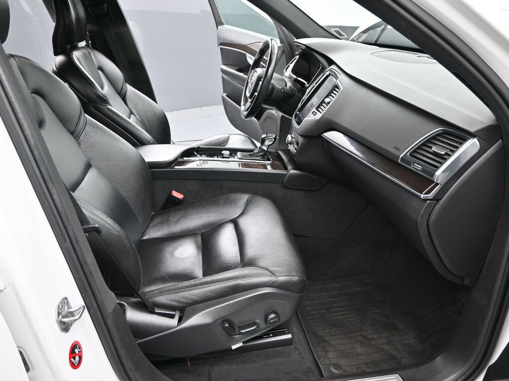 Used 2019 Volvo XC90 T5 Momentum image 28