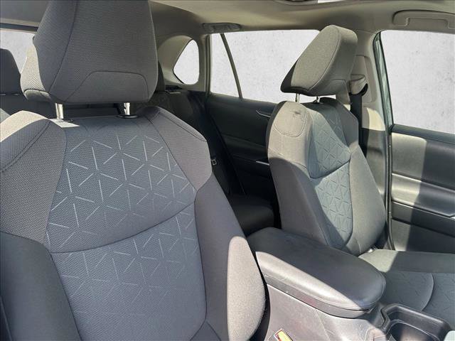 Used 2020 Toyota RAV4 XLE image 27