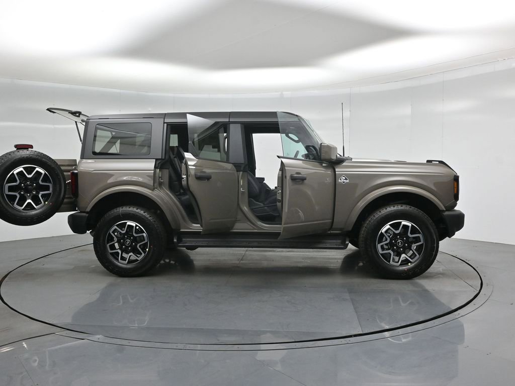 New 2026 Ford Bronco Outer Banks AWD/4WD image 4