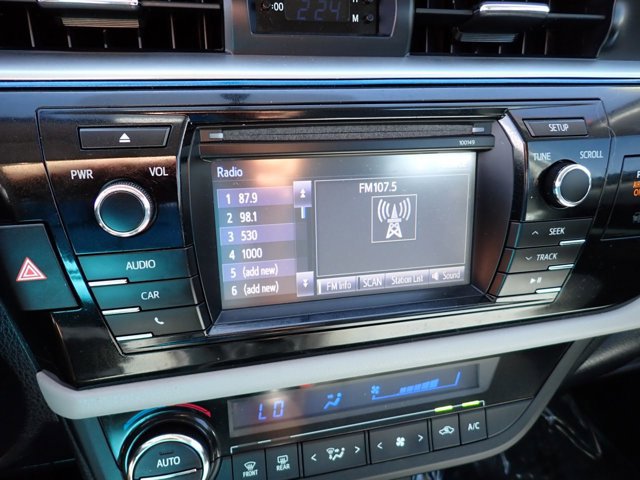 Used 2015 Toyota Corolla LE FWD image 21