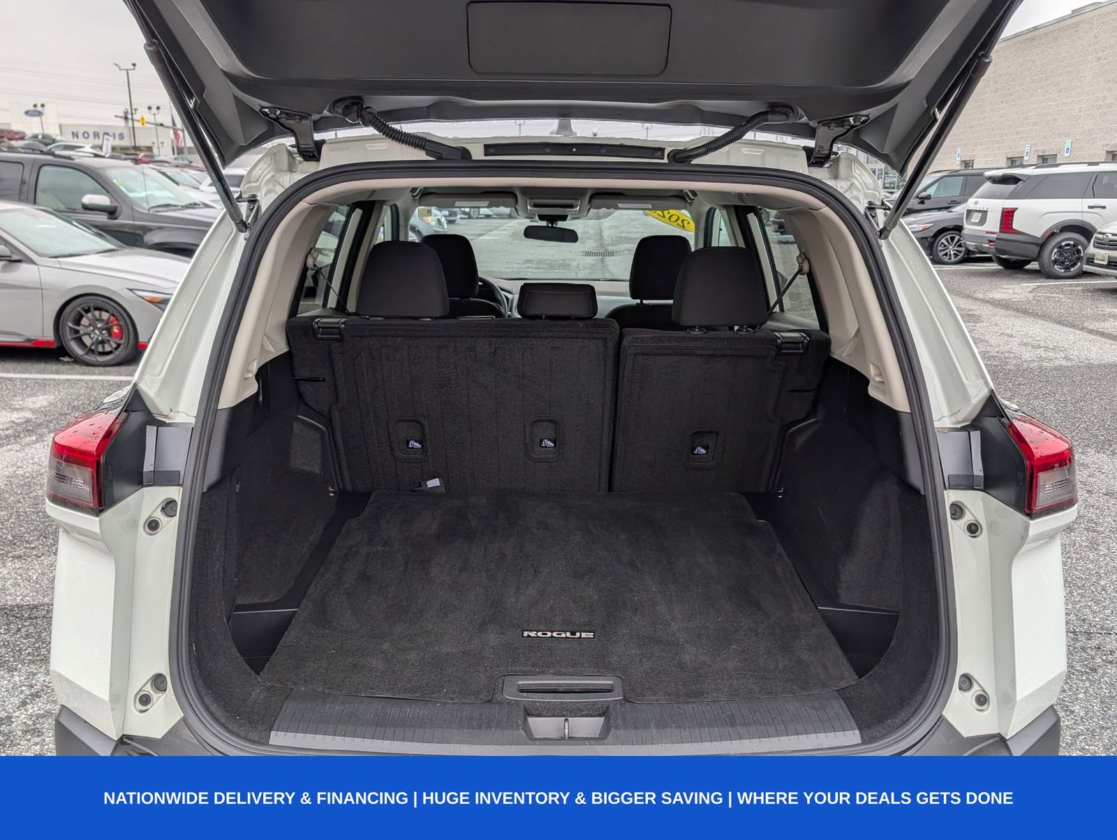 Used 2023 Nissan Rogue S image 18