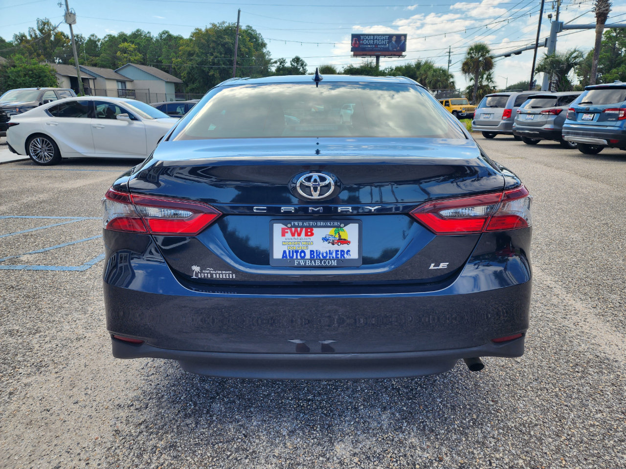 Used 2021 Toyota Camry LE image 4