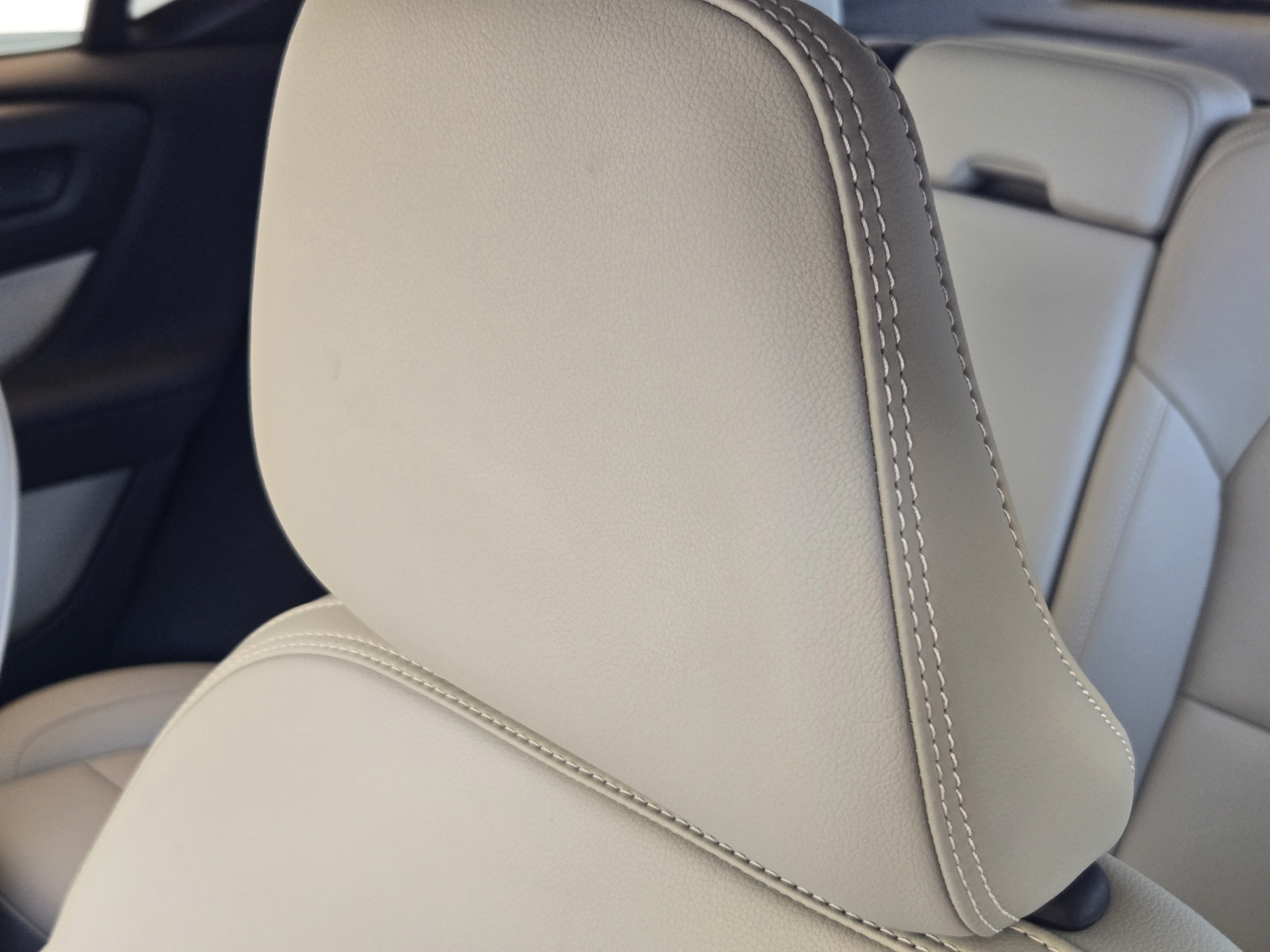 Certified 2026 Volvo XC40 B5 Plus w/ Protection Package Premier AWD/4WD image 13