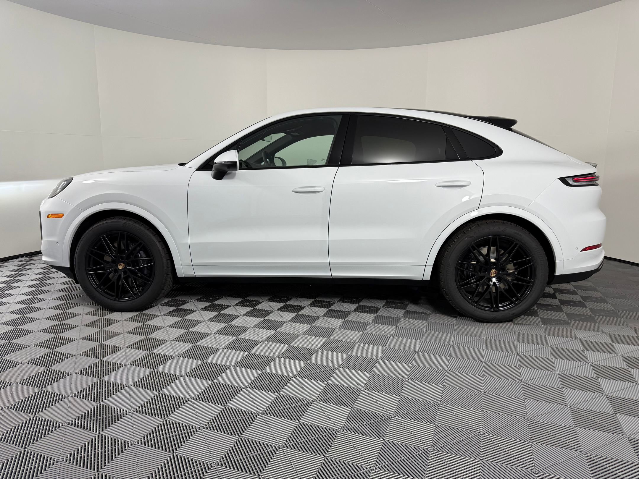 New 2026 Porsche Cayenne Coupe image 2