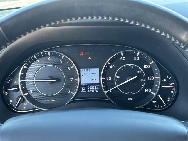 Used 2017 Nissan Armada Platinum w/ Interior Lighting Package RWD image 31