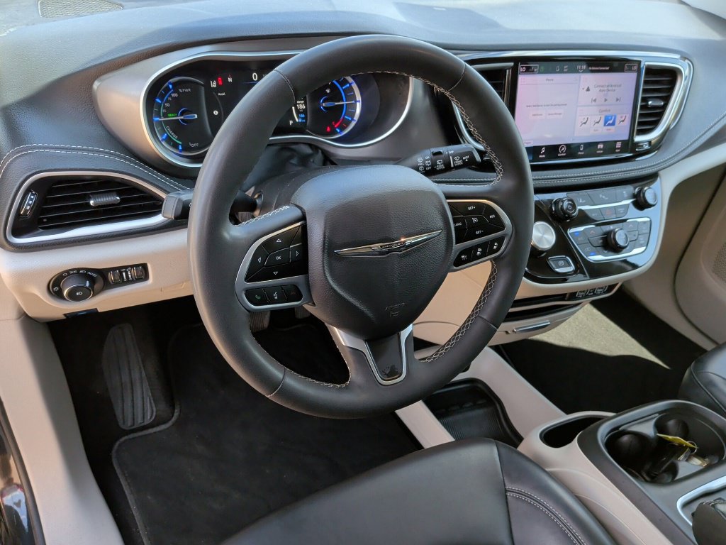 Used 2023 Chrysler Pacifica Touring-L FWD image 14