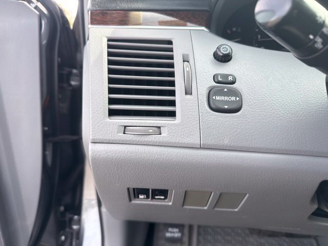 Used 2010 Toyota Avalon XLS FWD image 27