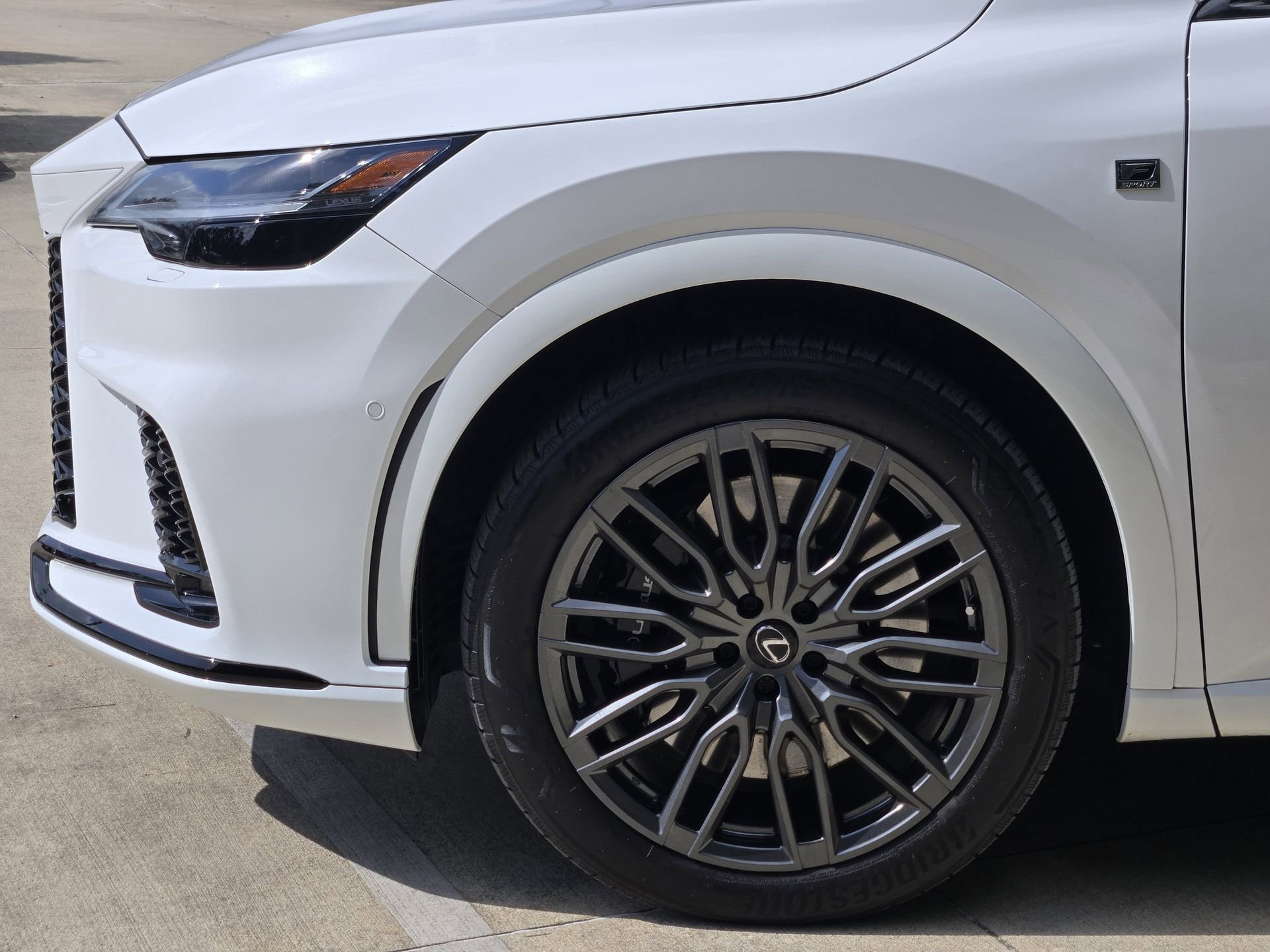 Used 2023 Lexus RX 500h F Sport w/ Accessory Package (Z1) image 10