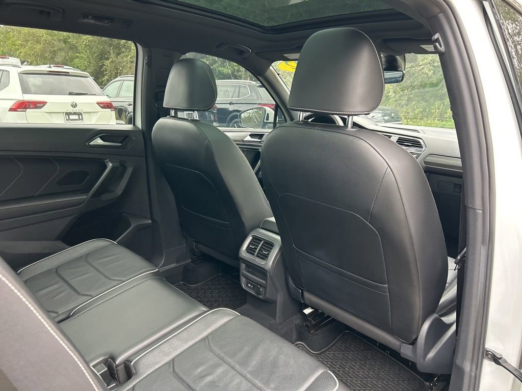 Used 2022 Volkswagen Tiguan SEL R-Line image 50