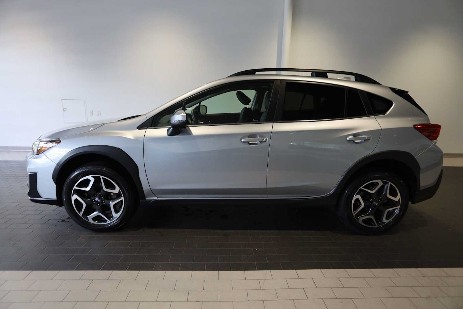 Used 2019 Subaru Crosstrek 2.0i Limited w/ Moonroof Package w/Navigation AWD/4WD image 2