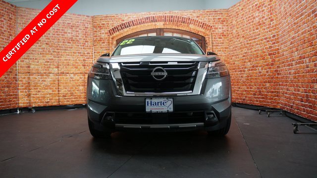 Used 2022 Nissan Pathfinder SL image 2