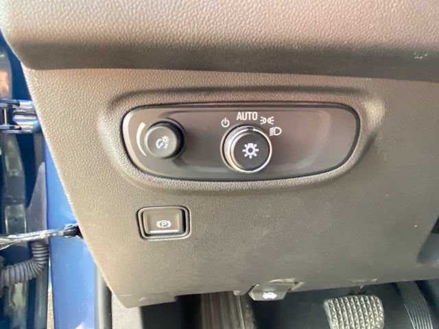 Used 2024 GMC Terrain SLE AWD/4WD image 17