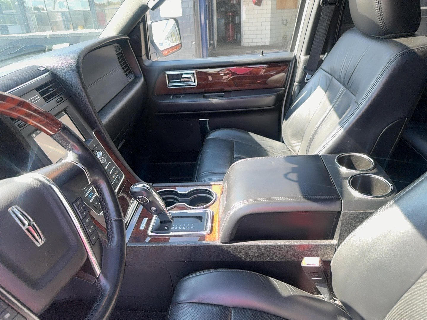 Used 2016 Lincoln Navigator Select AWD/4WD image 12