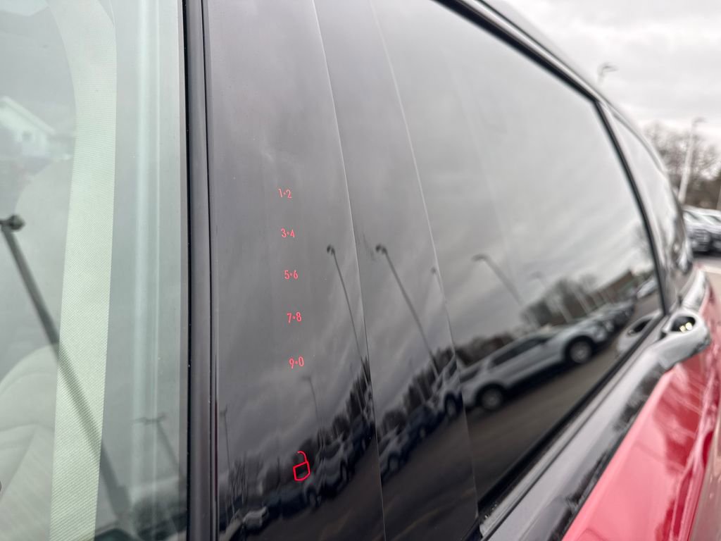 Used 2025 Lincoln Nautilus Reserve image 23