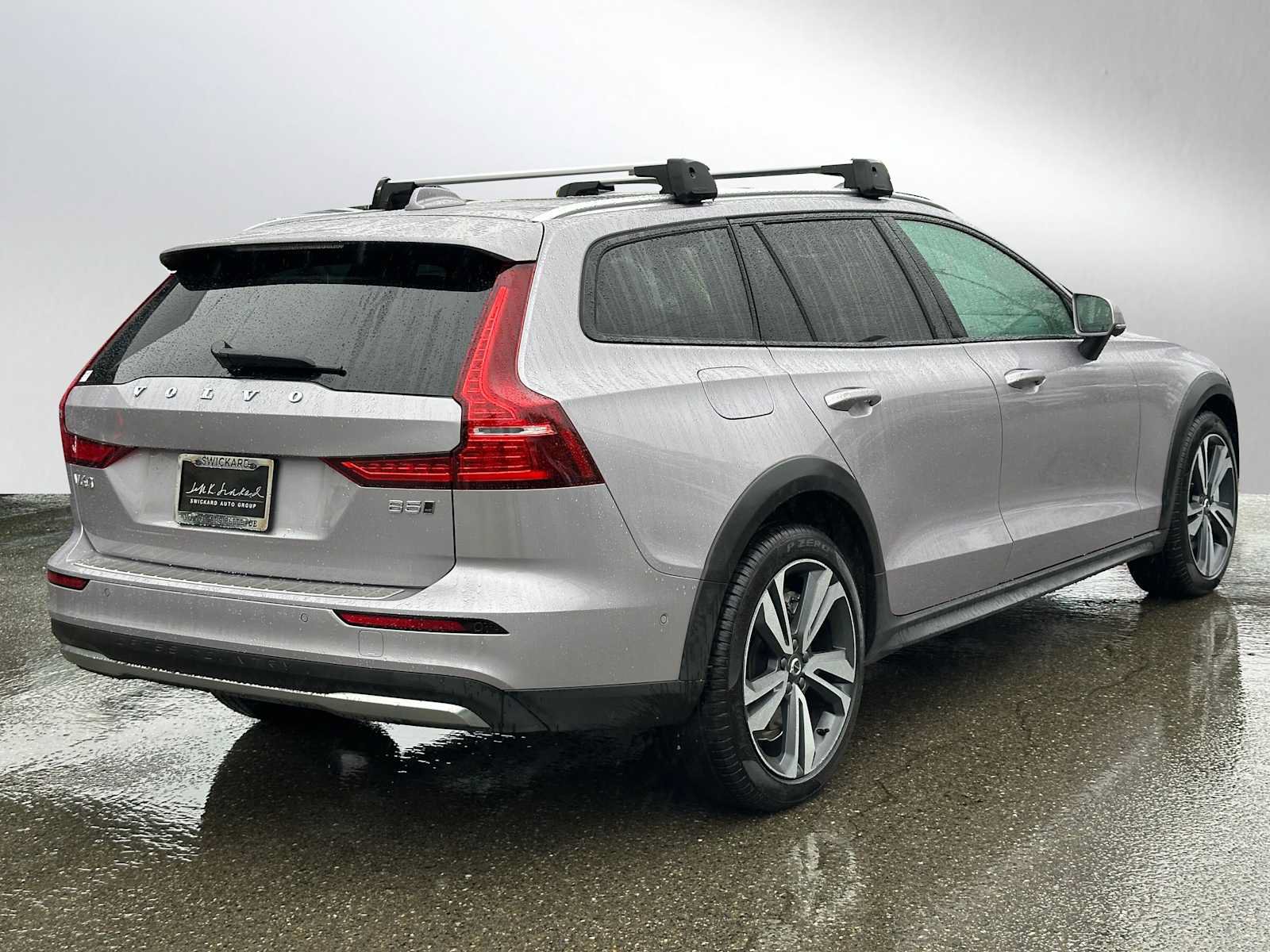 Used 2026 Volvo V60 B5 Cross Country Plus w/ Climate Package AWD/4WD image 3