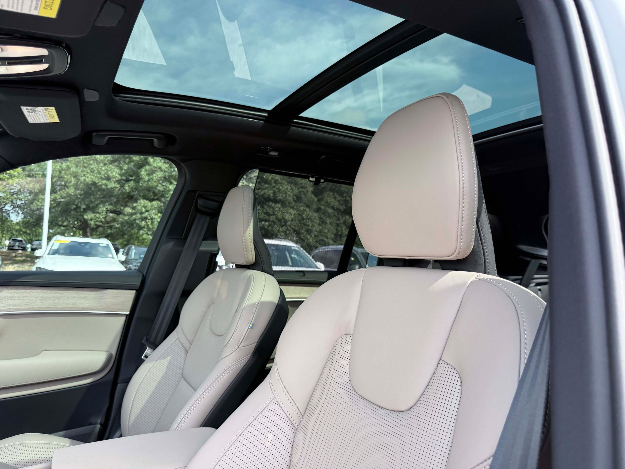 New 2026 Volvo XC90 B5 Ultra w/ Protection Package Premier AWD/4WD image 12