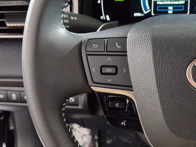 Used 2025 Toyota Camry SE image 31