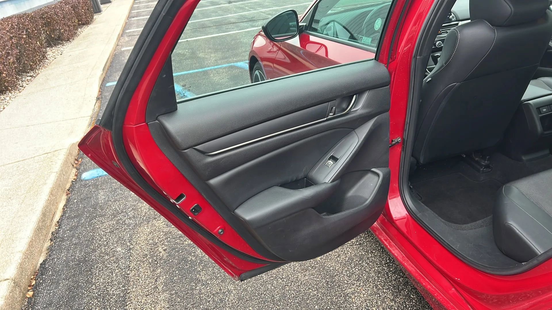 Used 2021 Honda Accord Sport image 12