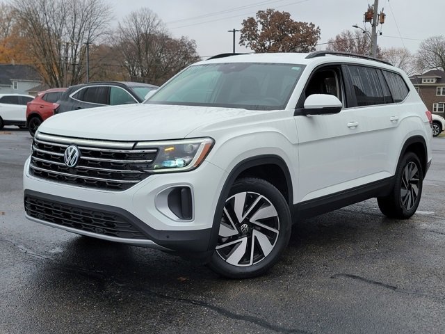 Used 2025 Volkswagen Atlas SE image 3