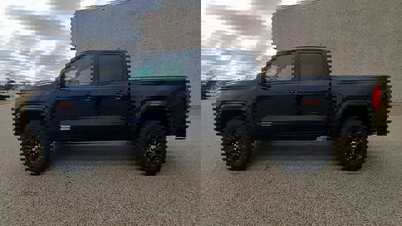 New 2024 GMC Canyon Elevation w/ Convenience Package image 40