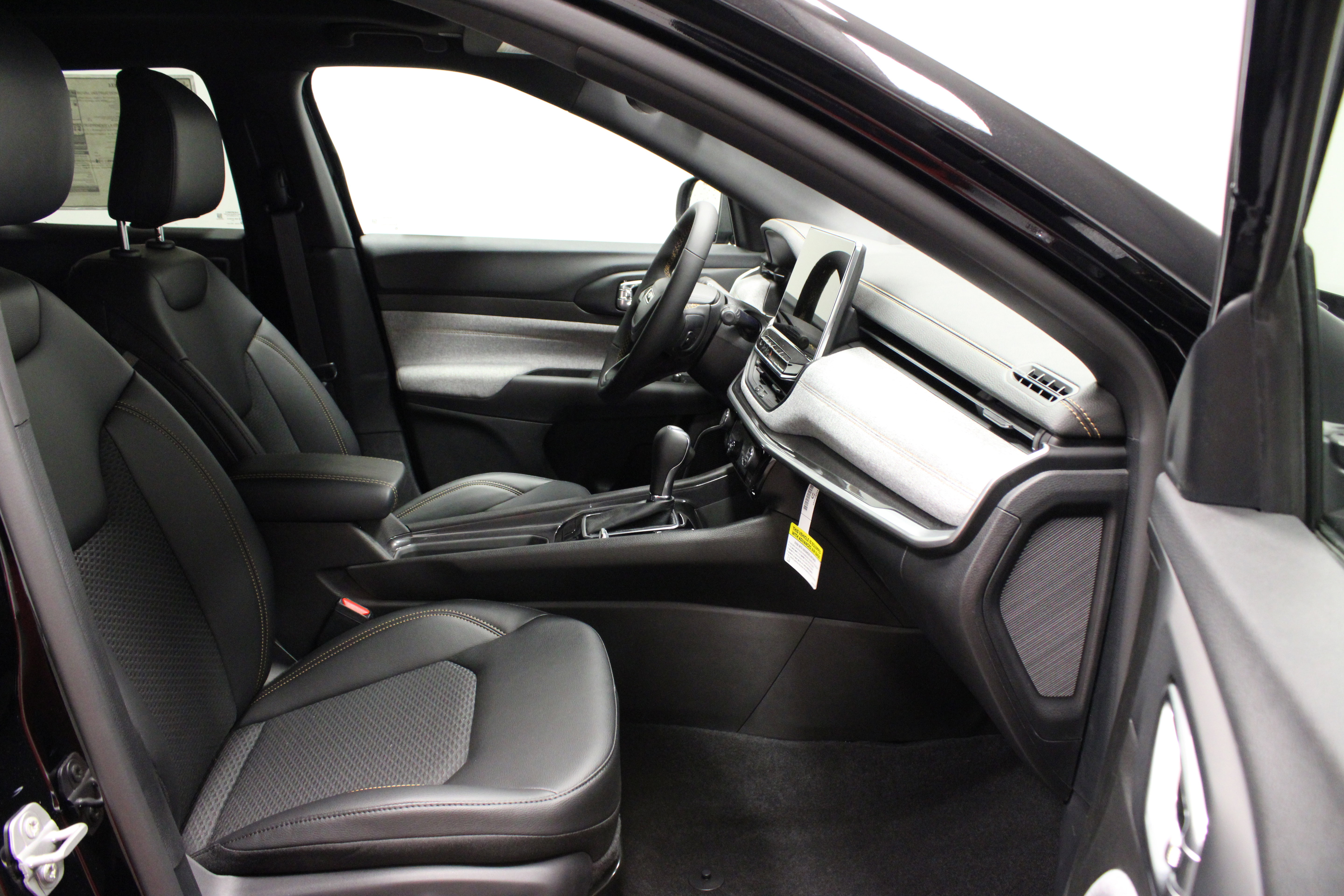 New 2026 Jeep Compass Latitude AWD/4WD image 14