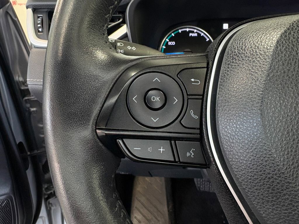 Used 2022 Toyota RAV4 XLE w/ Convenience Package AWD/4WD image 16