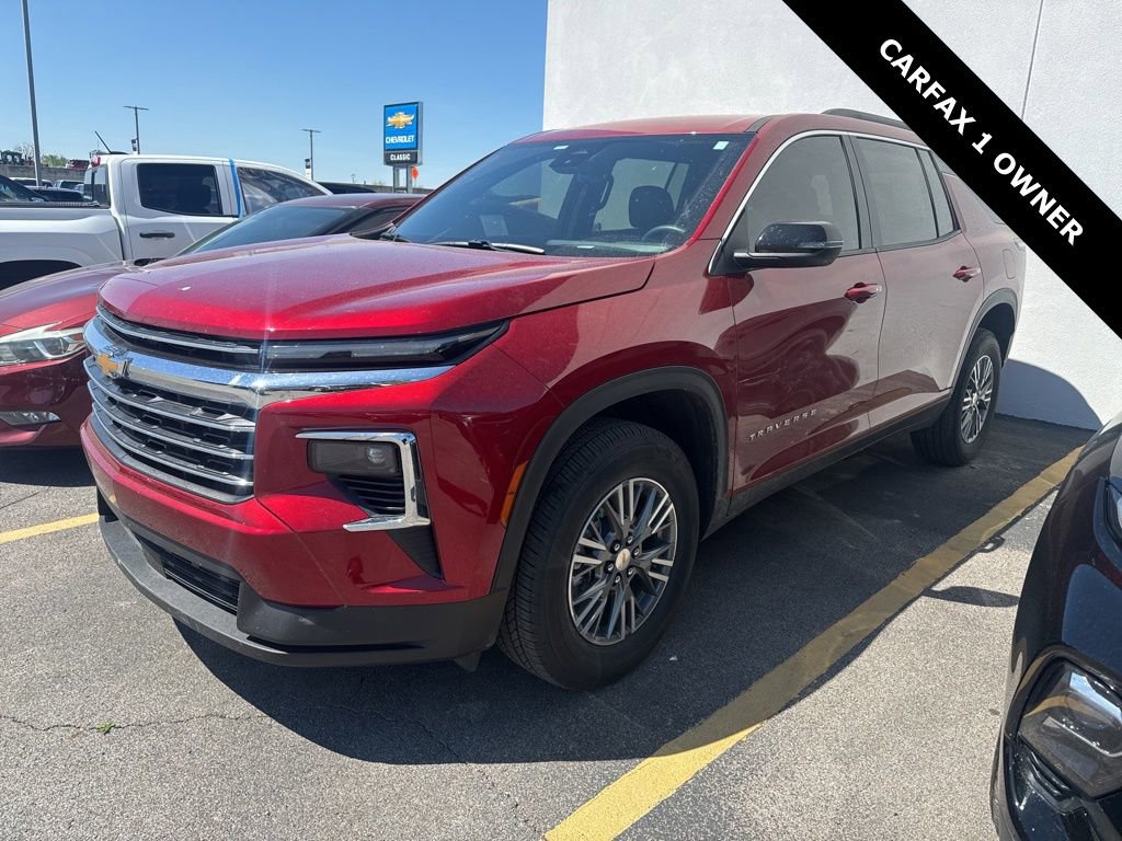Used 2026 Chevrolet Traverse LT image 3