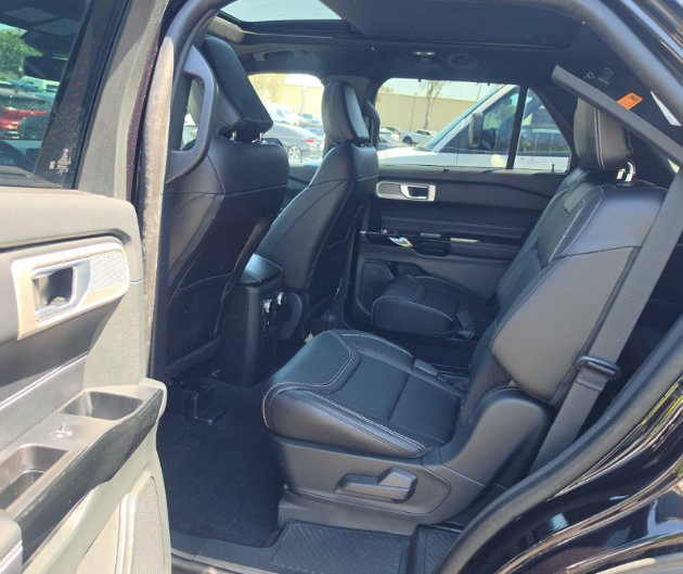 Used 2023 Ford Explorer ST w/ Equipment Group 401A AWD/4WD image 10