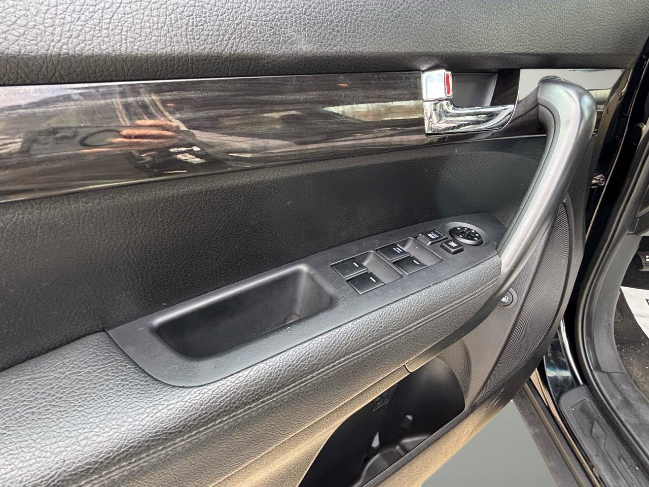 Used 2012 Kia Sorento FWD image 9