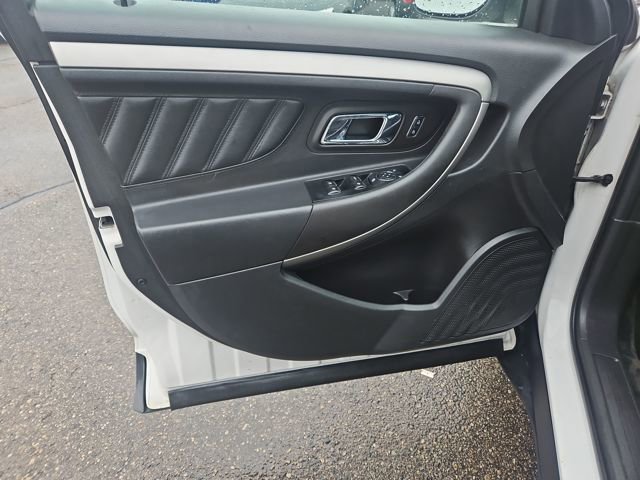 Used 2015 Ford Taurus SEL image 11