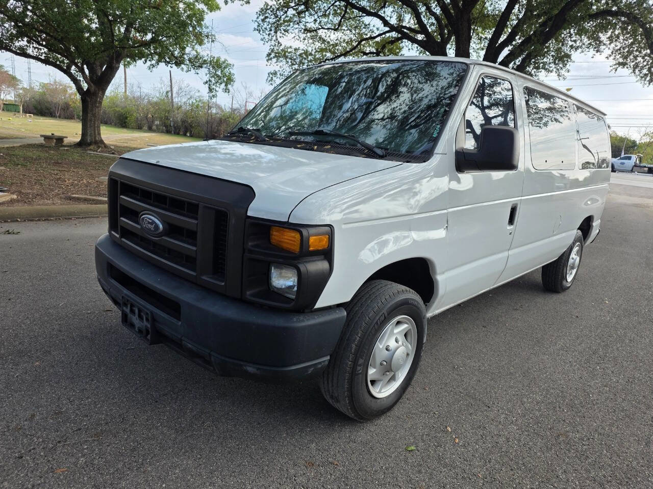 Used 2011 Ford E-150 and Econoline 150 w/ PWR Group image 5